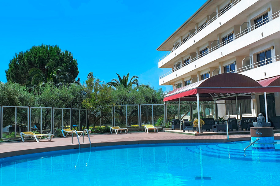 Swimming Pool La Masia Apartments Estartit Medes